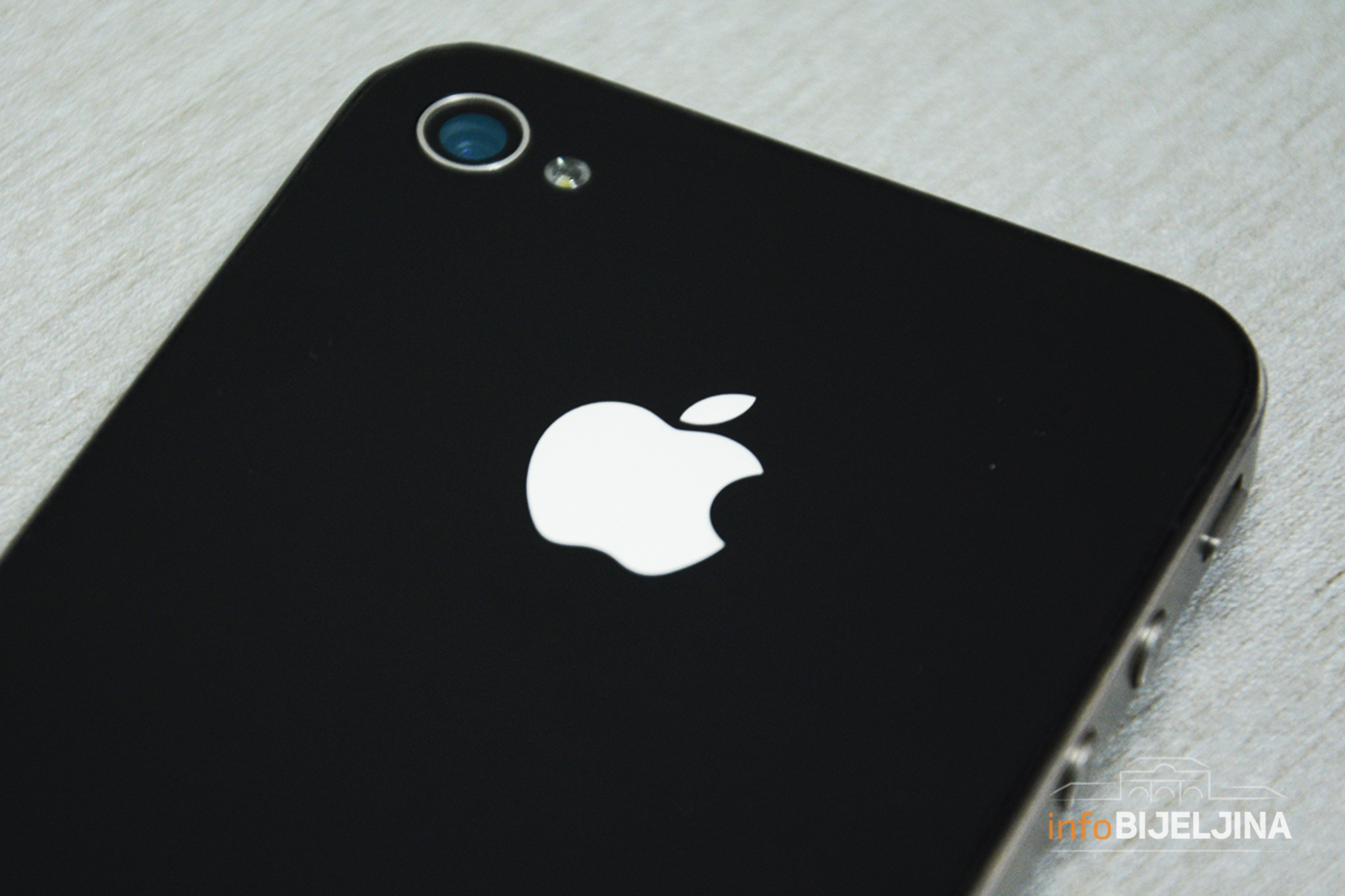 Apple će od sljedeće godine omogućiti da sami popravite iPhone