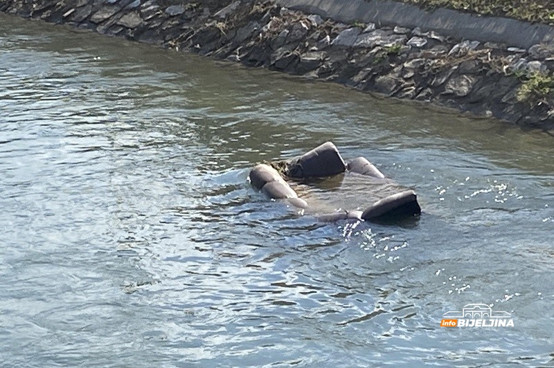 Bijeljina: Trosjed završio u kanalu Dašnica, kazne blage – kamere ostale samo priča /FOTO/
