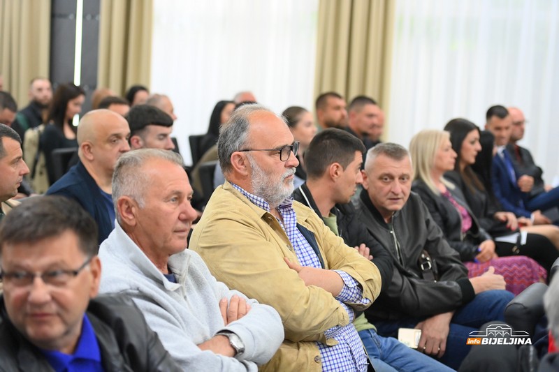 Čedomir Stojanović novi predsjednik Gradskog odbora DEMOS-a Bijeljina (FOTO)