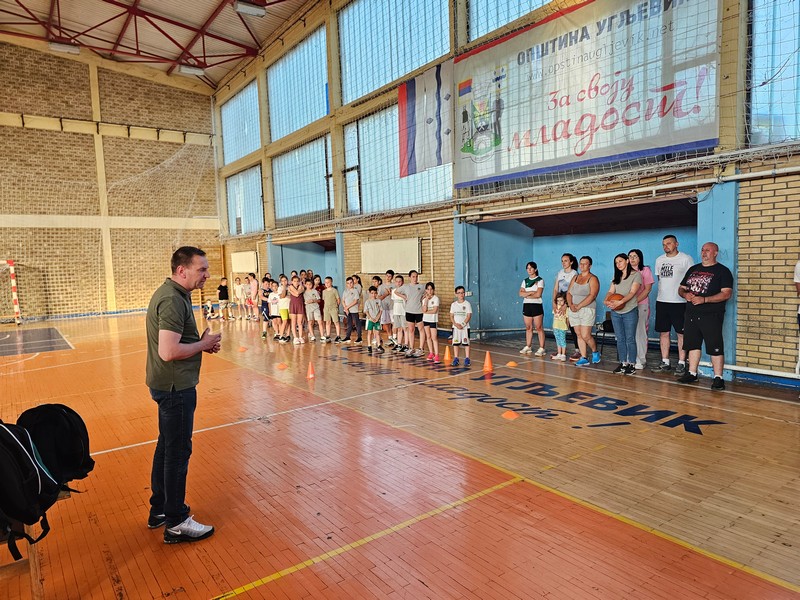 Donacija mladim košarkašima Ugljevika: Podrška sportu i zdravom odrastanju