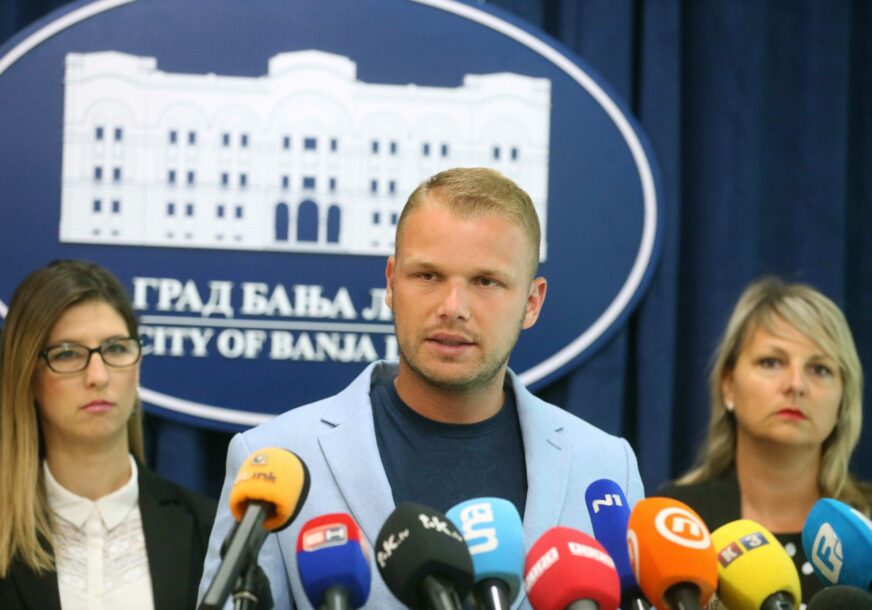 Stanivuković: Ako SNSD ukine akcize i poskupljenja, parking može biti i besplatan