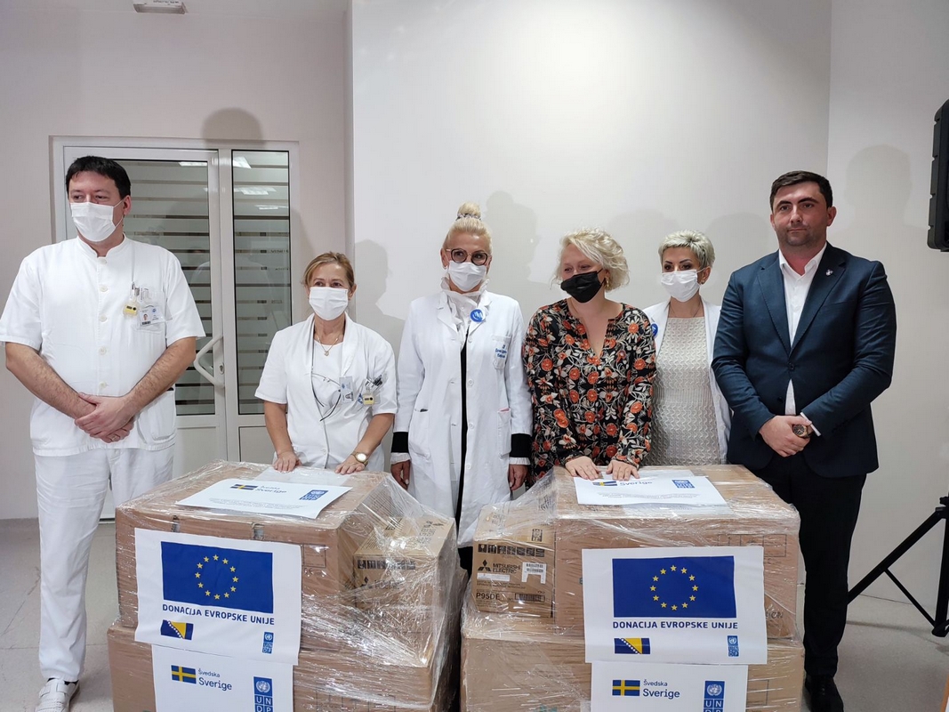 Dva prenosiva ultrazvučna aparata za bijeljinski Dom zdravlja (FOTO)
