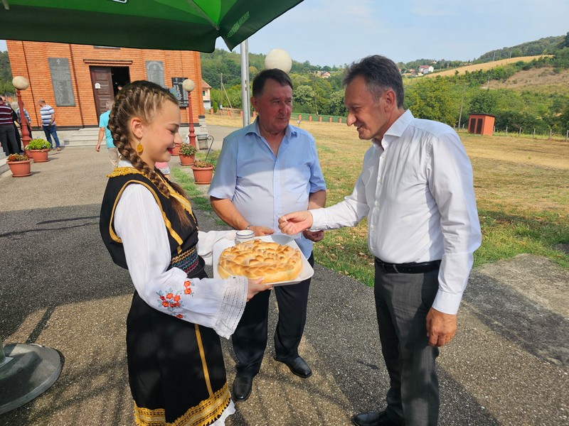 TUTNJEVAC ČUVA KULTURNO BLAGO: Igra i pjesma za dušu (FOTO)