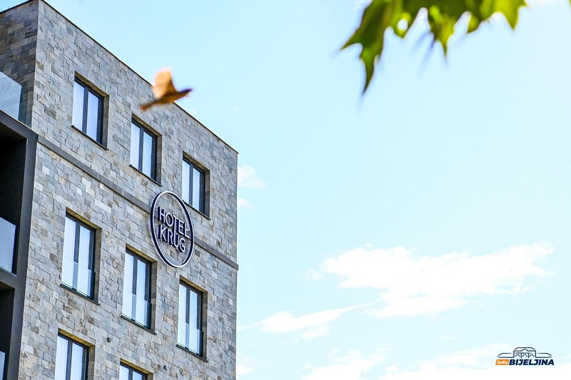 Ekskluzivni restoran bijeljinskog hotela “Krug” sa neodoljivom pogledom: Mjesto gdje se spajaju ukusi i doživljaji
