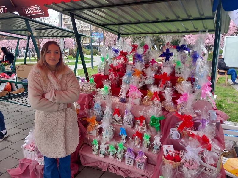 Bijeljina: Bogata ponuda cvijeća za 8. mart, evo šta su Bijeljinci najviše kupovali (FOTO)