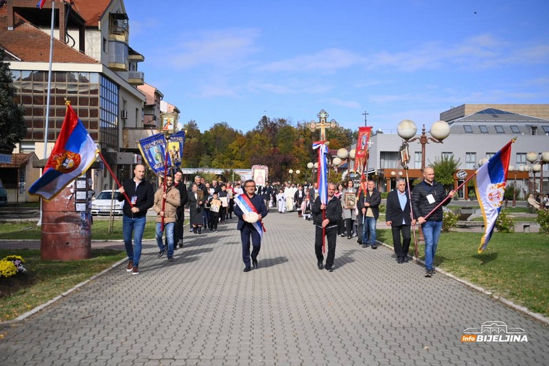 Mitropolit Fotije blagloslovio Ugljevik: Grad vjere, ljudi i budućnosti (FOTO)
