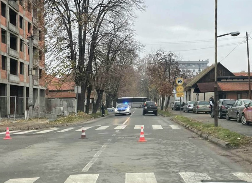 Bijeljina: Vozilo udarilo pješaka, blokirana ulica