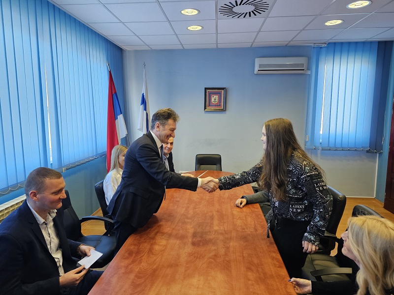 “Ističemo najbolje” Katarina Pajić iz Ugljevika najbolja na takmičenju recitatora poezije na ruskom jeziku u Beogradu