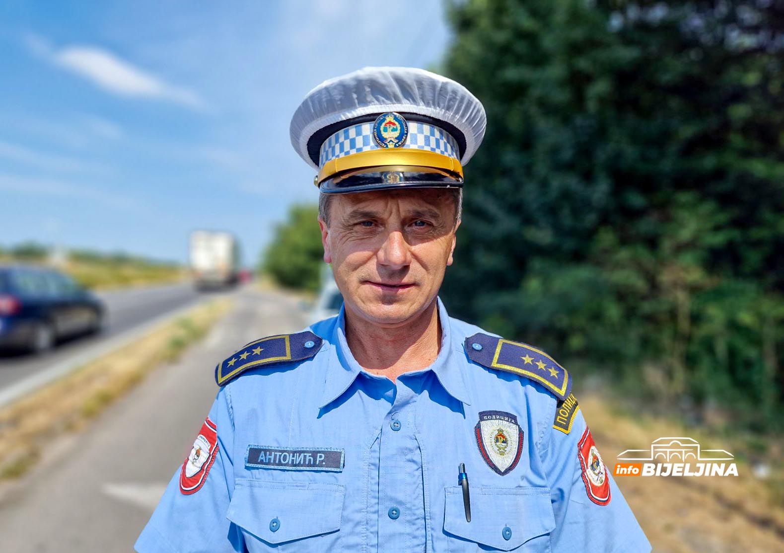 InfoBijeljina sa policijom na putu Bijeljina - Ugljevik: Koje lokacije su najopasnije? (FOTO)