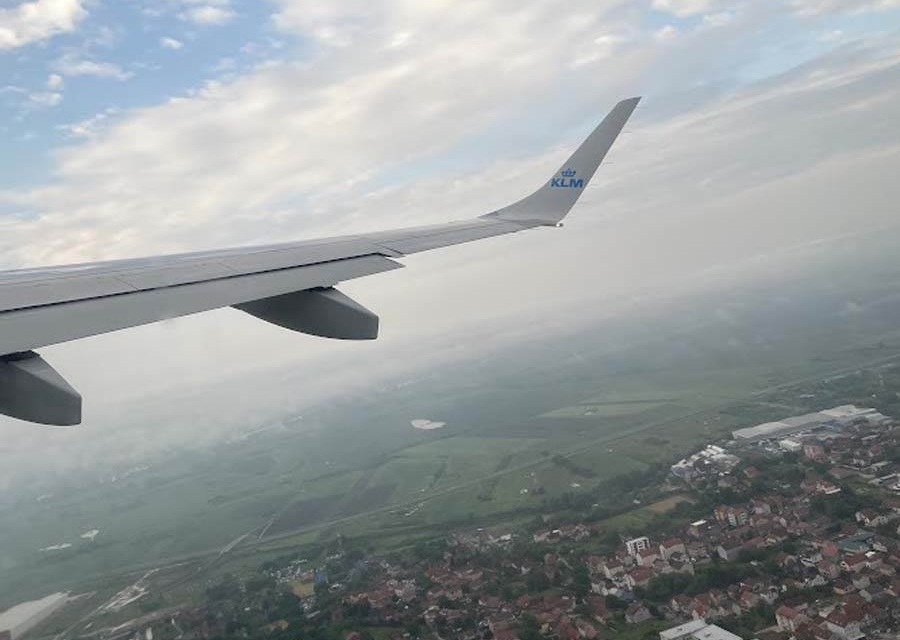 Avion iz Beograda prinudno sletio zbog dima u kabini: Putnici dočekali Novu godinu na aerodromu