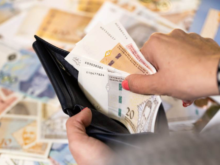 Sarajevska bitka za regres: Službenicima sića, sudijama i tužiocima 4.200 maraka
