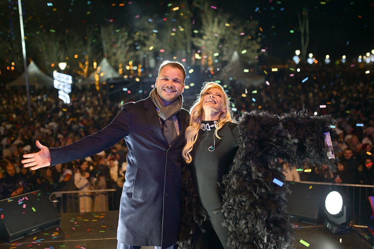 Nataša Bekvalac uvela Banjalučane u Novu godinu, čestitku uputio i Stanivuković 