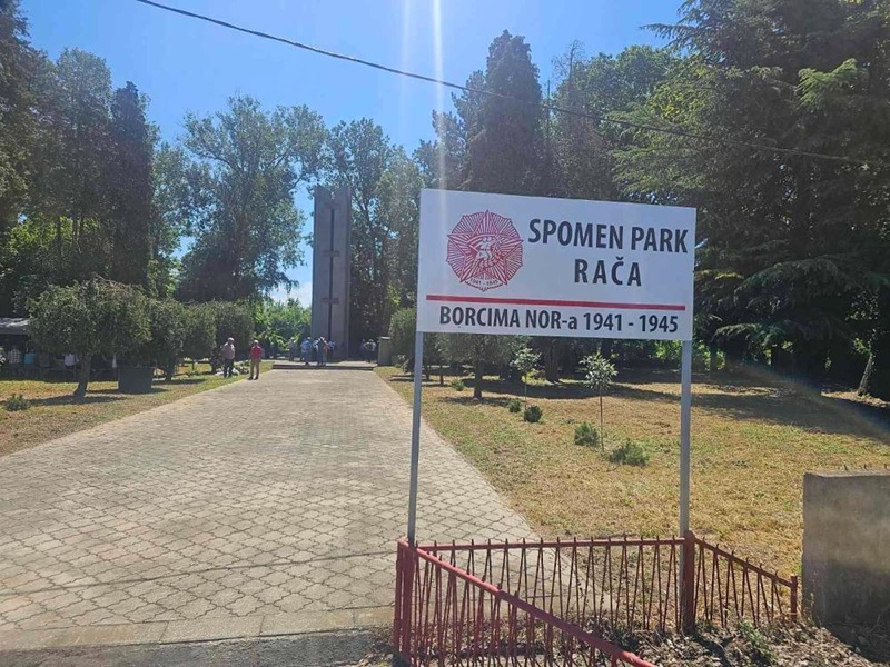 Socijalistička partija obilježila Dan borca u Rači: Ne smijemo zaboraviti žrtvu antifašističkih boraca