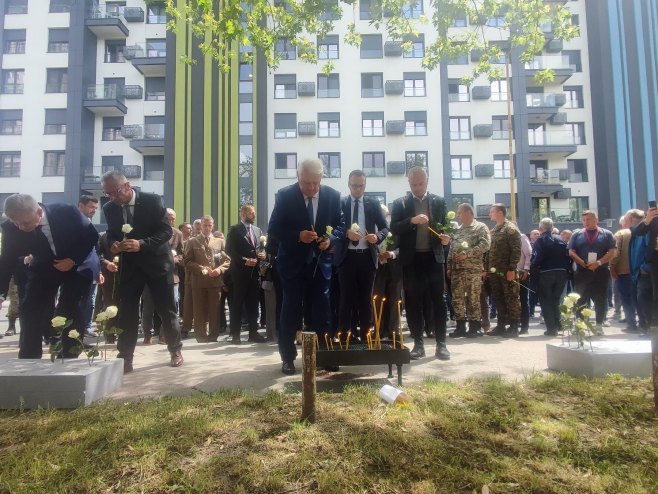 Mirna šetnja i pomen stradalim pripadnicima ЈNA u Tuzlanskoj koloni