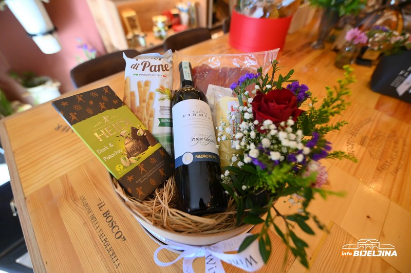 Idealan poklon za Trojice: Raskošna ponuda Wine and Flower shopa oduševiće slavljenike (FOTO)