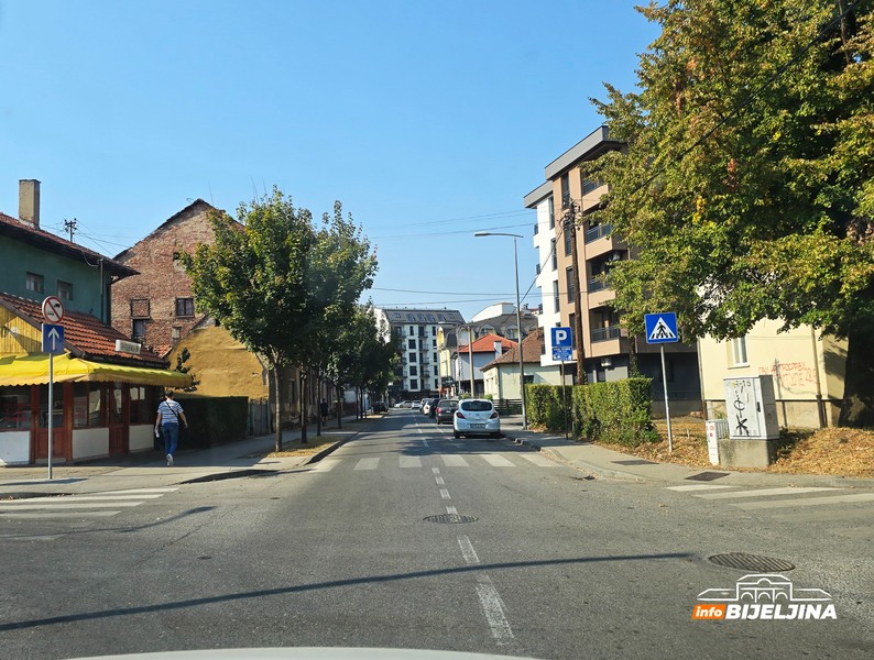 Puste ulice Bijeljine, u vozilu izmjereno 48 stepeni (FOTO)