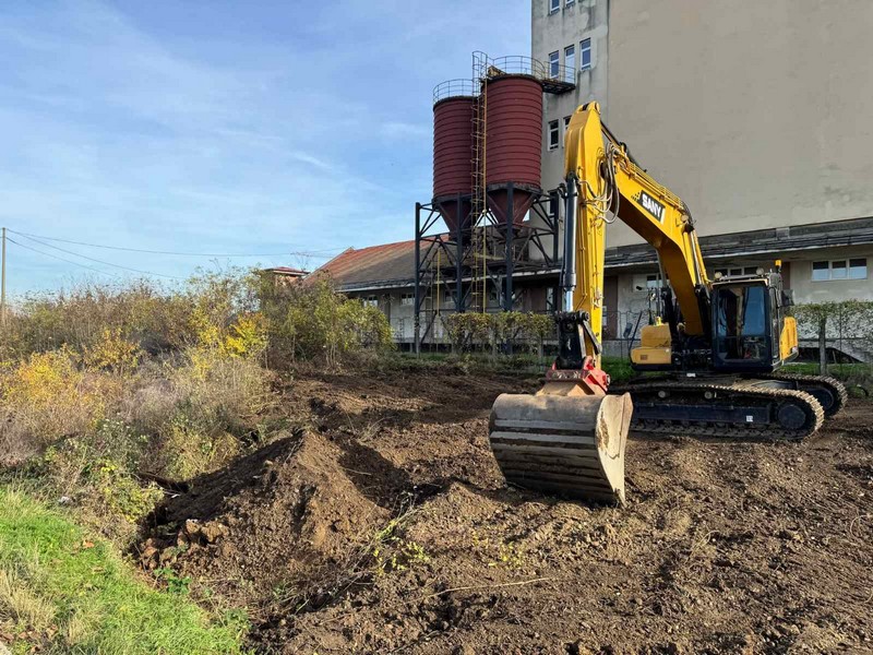 Bijeljina: Uklanjaju šiblje kod stare željezničke pruge, prva faza završena