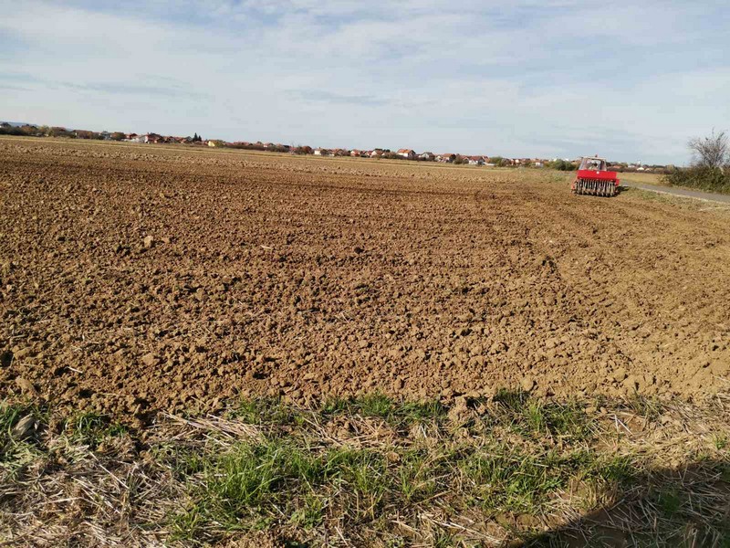 SEMBERSKI RATARI U TRCI S VREMENOM Klimatski uslovi pomjerili optimalne agro-rokove za sjetvu (FOTO)