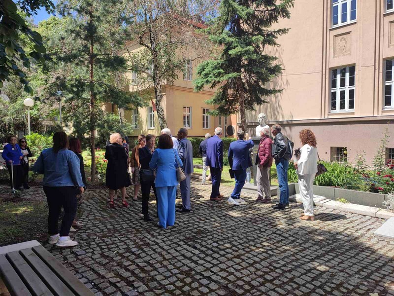 Nekadašnji bijeljinski gimnazijalci proslavili 50 godina od mature: Dali veliki doprinos za razvoj svog grada (FOTO)