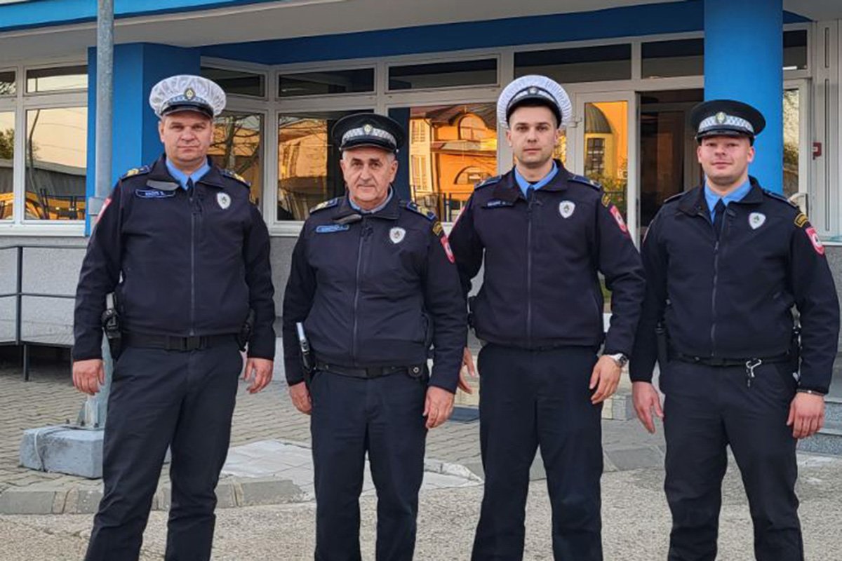 Policajci spasili život mladiću, izvukli ga iz Save