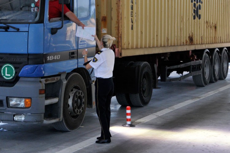 Situacija na carinskim terminalima nije zadovoljavajuća: Pravila važe samo na papiru