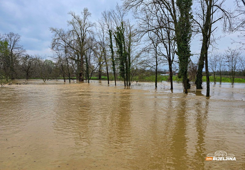 Napeto u Zvorniku: Raste vodostaj Drine
