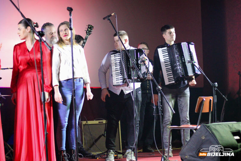 Bijeljina: Održan humanitarni koncert fondacije Delije  (FOTO/VIDEO)