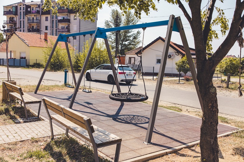 PSS Bijeljina upozorava: Nedostaje ograda na gradskom igralištu, ugrožena bezbjednost djece (FOTO)