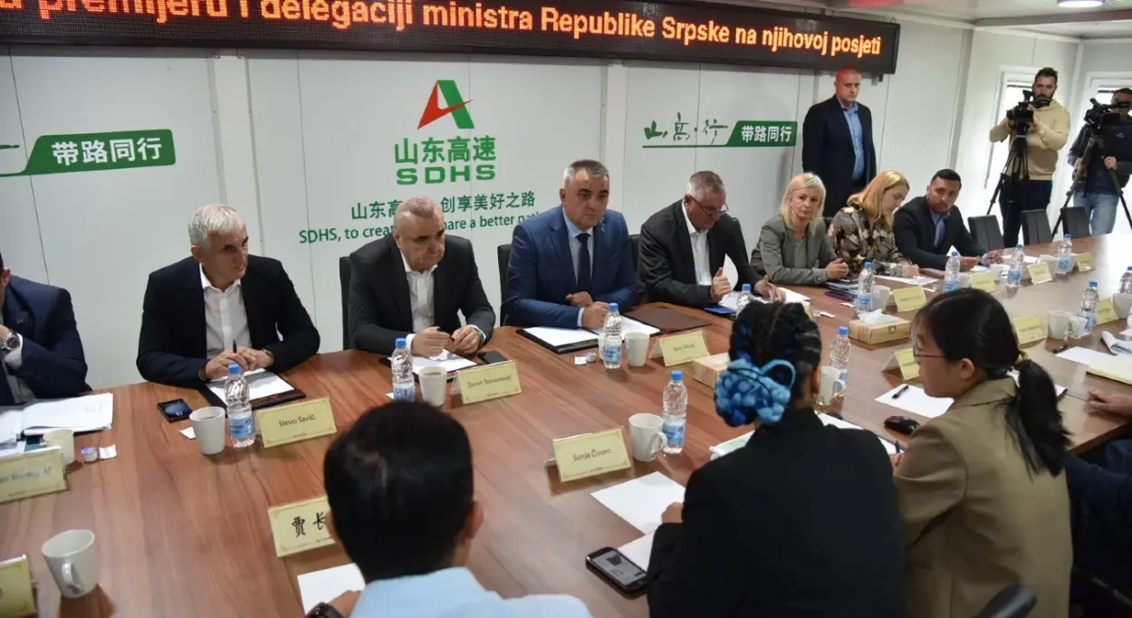 Minić i Stevanović sa predstavnicima kineskog 