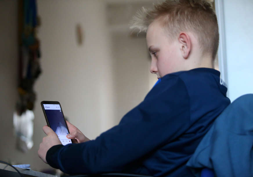 Promjene zakona: EU želi da izliječi zavisnost tinejdžera od društvenih medija