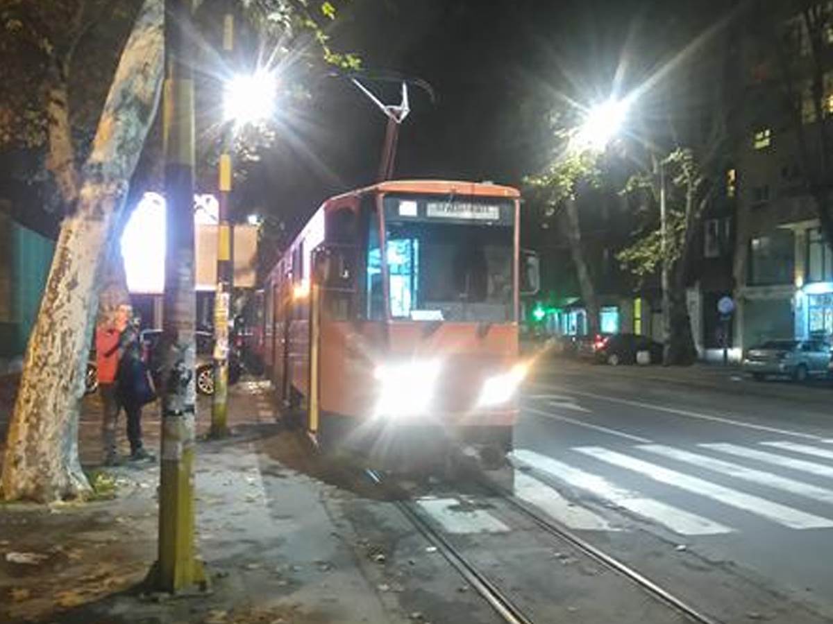 Drama u Beogradu: Žena ispala iz tramvaja