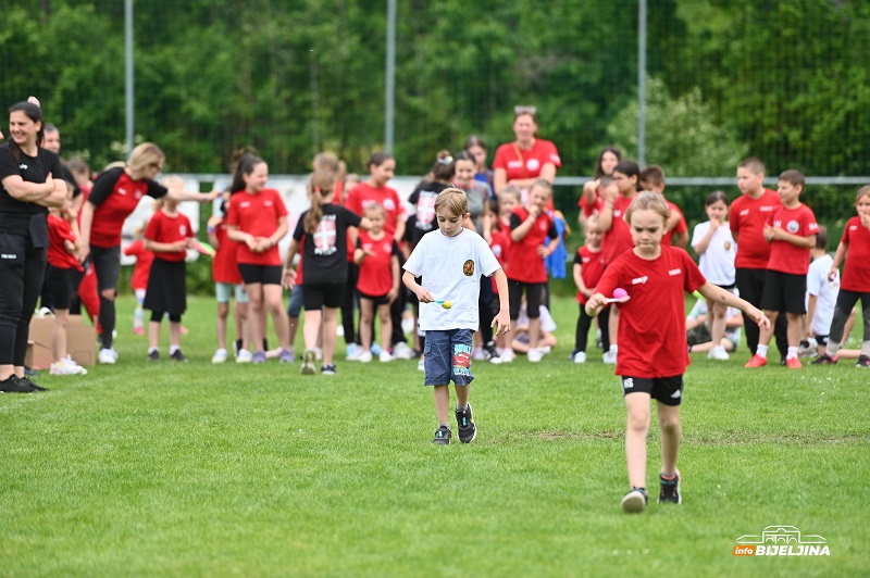 Održani osmi Sportski susreti u Austriji: Manifestacija koja budi emocije (FOTO)