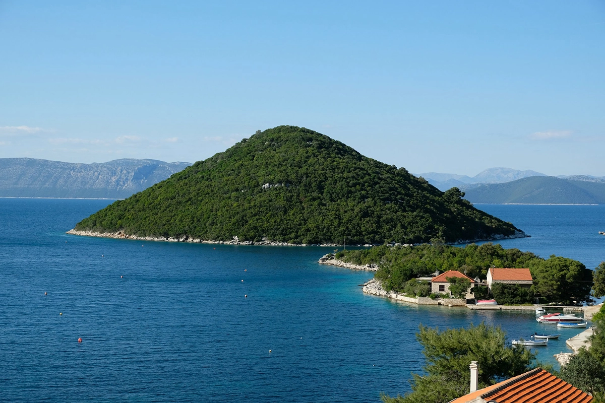 Od Homerove “Odiseje” do tajnih tunela JNA: Neobična priča o ostrvu Mljet