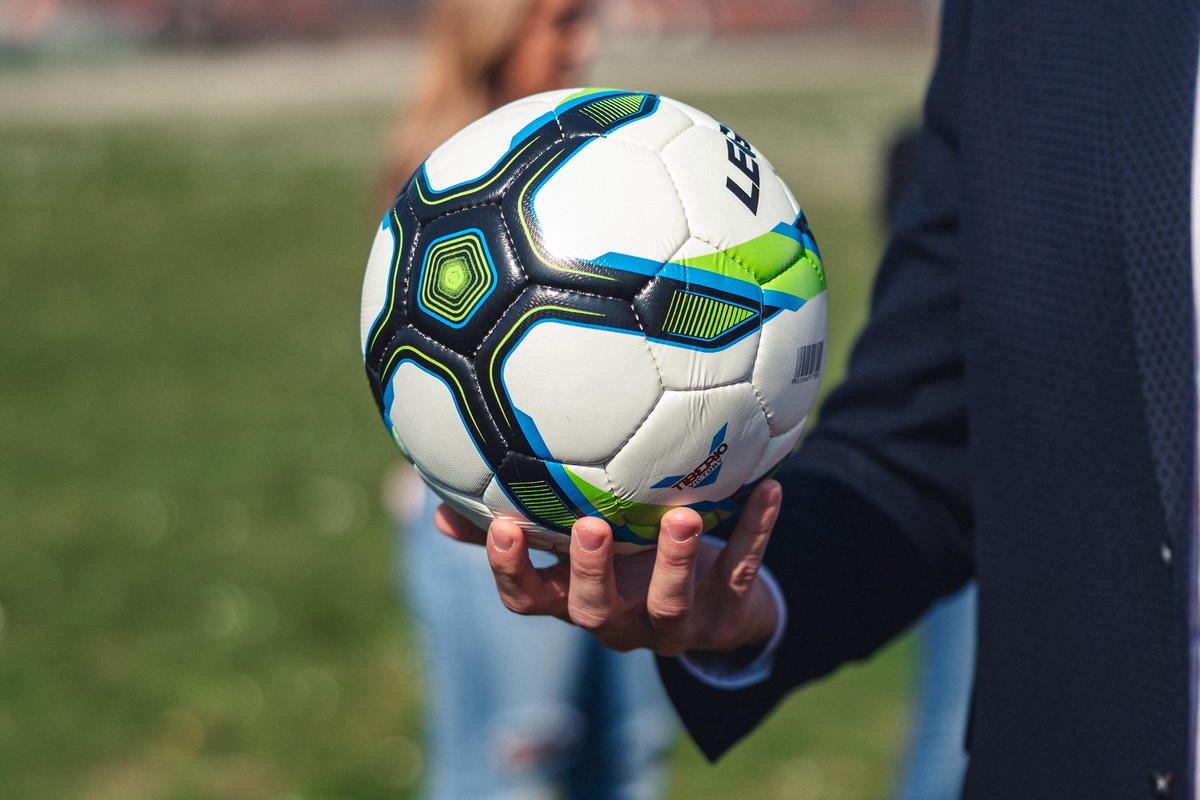 PSS Bijeljina donirao dresove i sportsku opremu FK “Drina” Amajlije: “Nastavićemo da podržavamo našu omladinu”