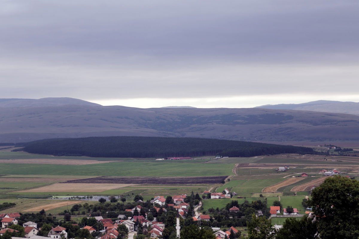 Glamoč protiv vojnog poligona: Peticija i strah od iseljavanja