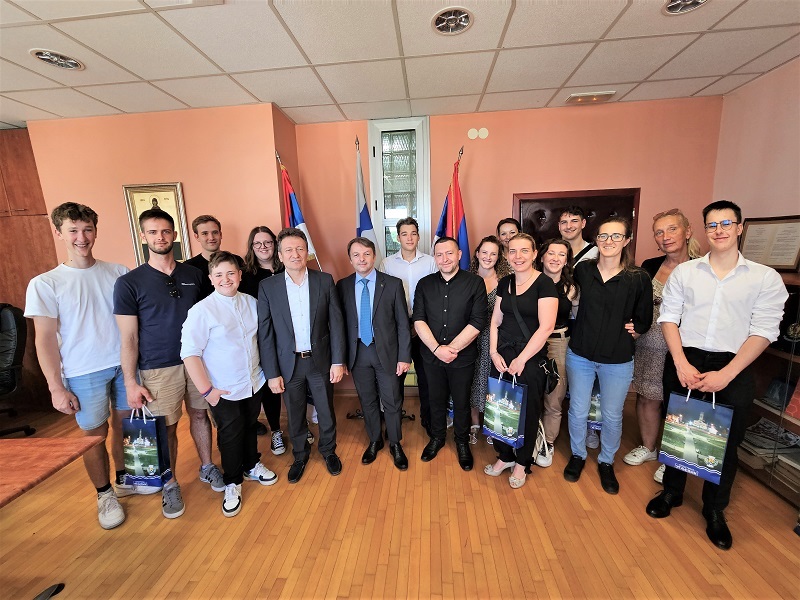 PATARINI SVIMA MIO: U Ugljeviku gostovao predsjednik Svjetske asocijacije harmonikaša i orkestar harmonika iz Slovenije