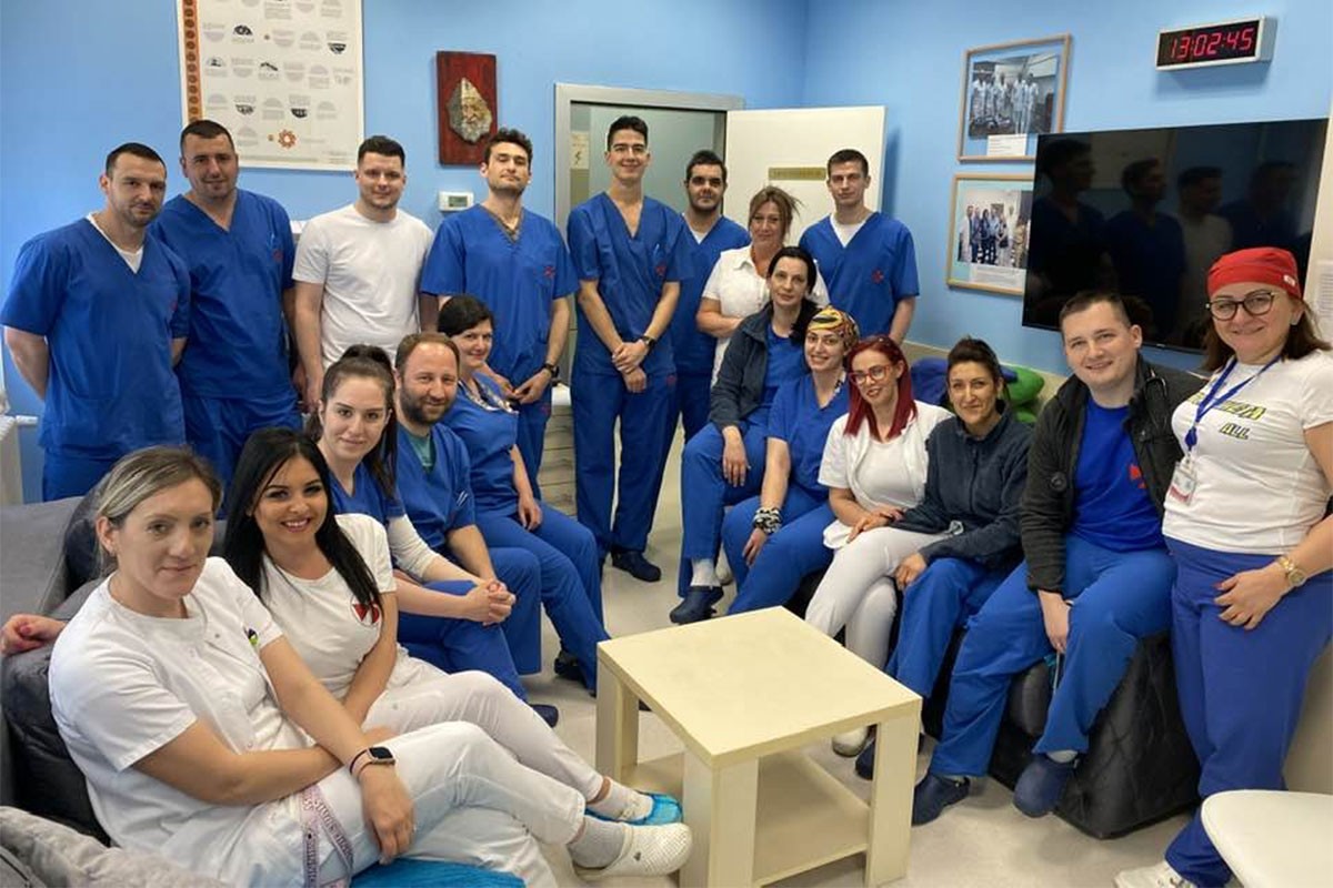 Niški i bijeljinski heroji: Ukinuli liste čekanja za operacije i preglede