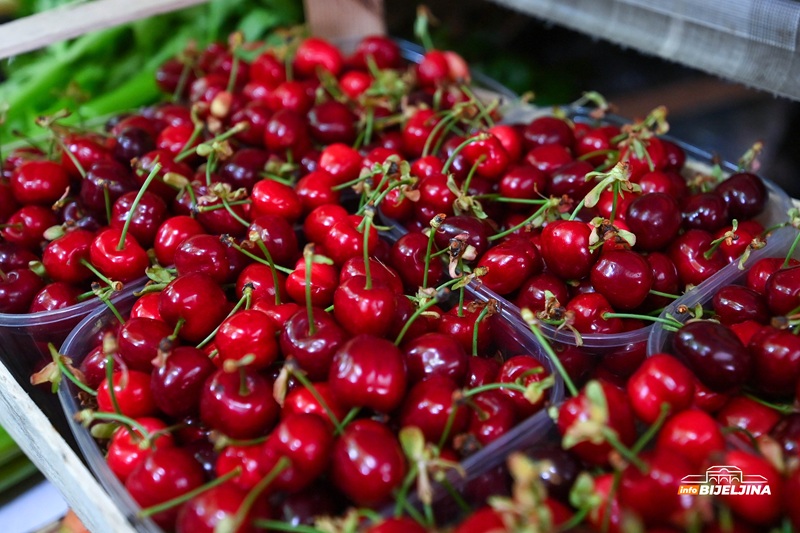 Cijeli region priča o njima: Koliko u Bijeljini koštaju trešnje? (FOTO)
