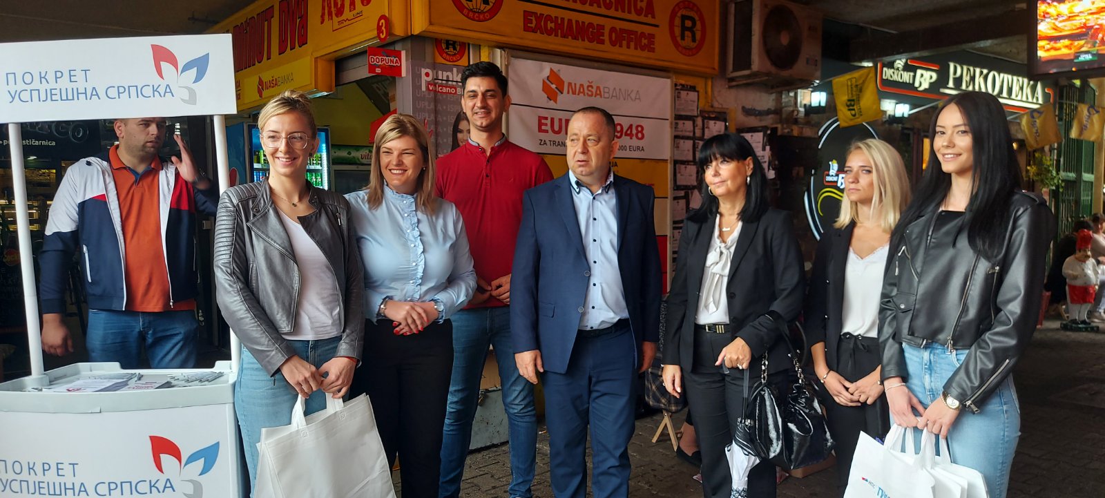 Kandidati Pokreta Uspješna Srpska obilježili Nedjelju borbe protiv tuberkoloze i drugih plućnih bolesti   