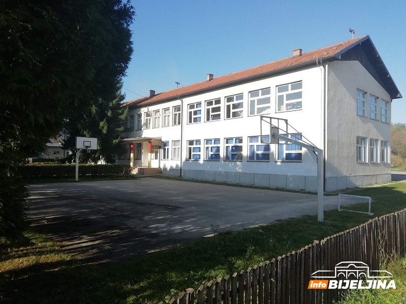 ĐAKA SVE MANJE U SEOSKIM ŠKOLAMA: Škola u Priboju traži poseban status 