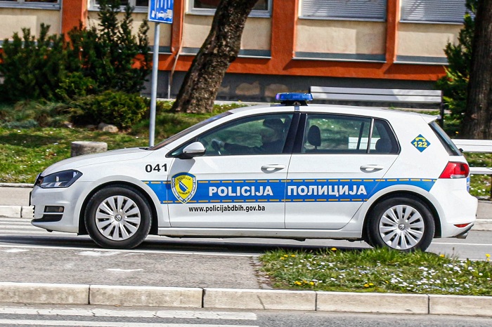 Brčko: Policija oduzela Golf, vozač imao 25,9 hiljada KM neplaćenih kazni