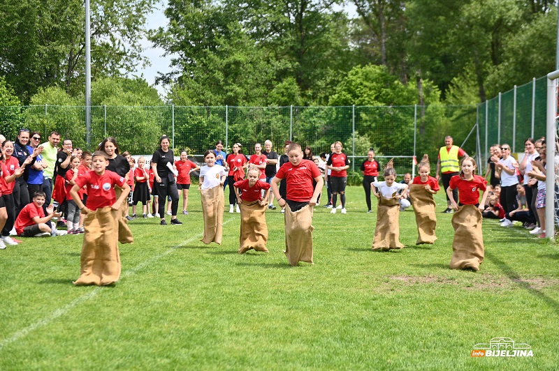 Održani osmi Sportski susreti u Austriji: Manifestacija koja budi emocije (FOTO)