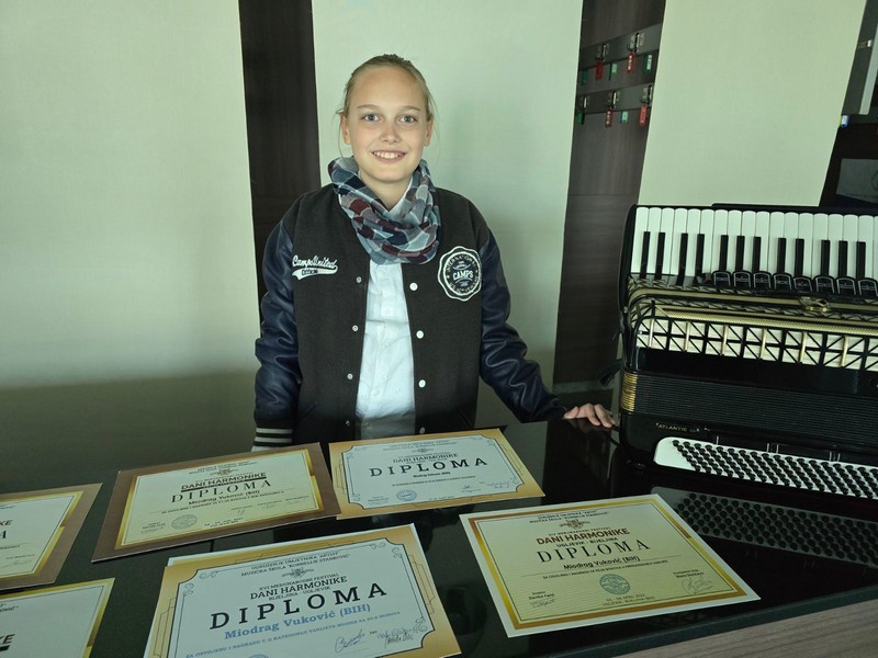 Bijeljinac Miodrag Vuković (13) virtuoz na harmonici: Želi da ima svoj orkestar (FOTO)