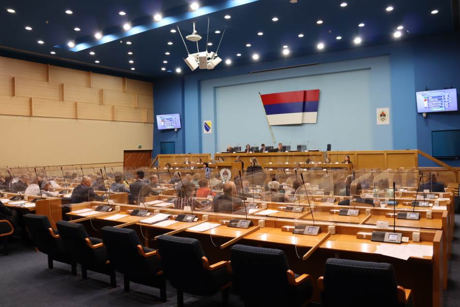 Biće izdvojeno oko 300.000 KM iz budžeta: 20 bivših poslanika dobijaće 
