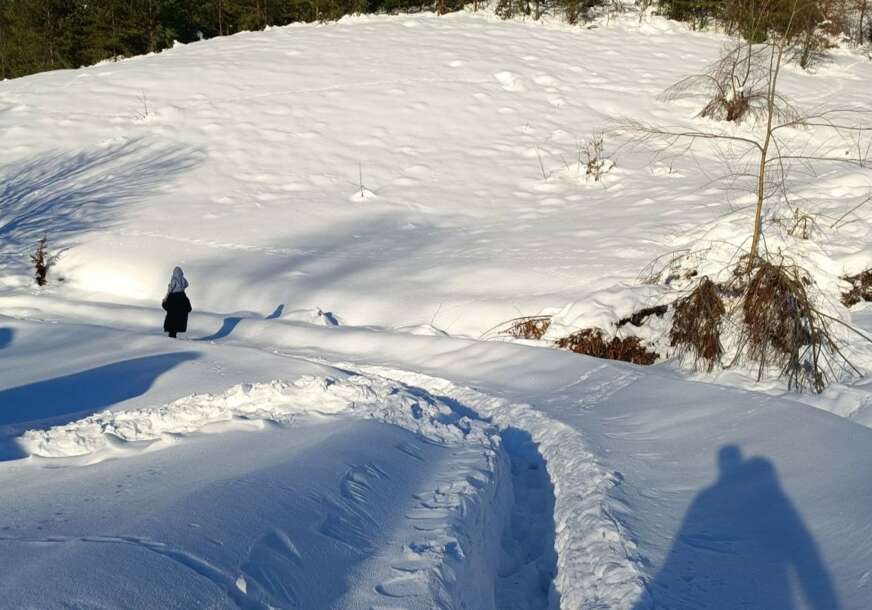 Mještani Šnjegotine Gornje i dalje u snježnoj blokadi, OGORČENI ŠTO SE NIKO ZA NJIH NE INTERESUJE
