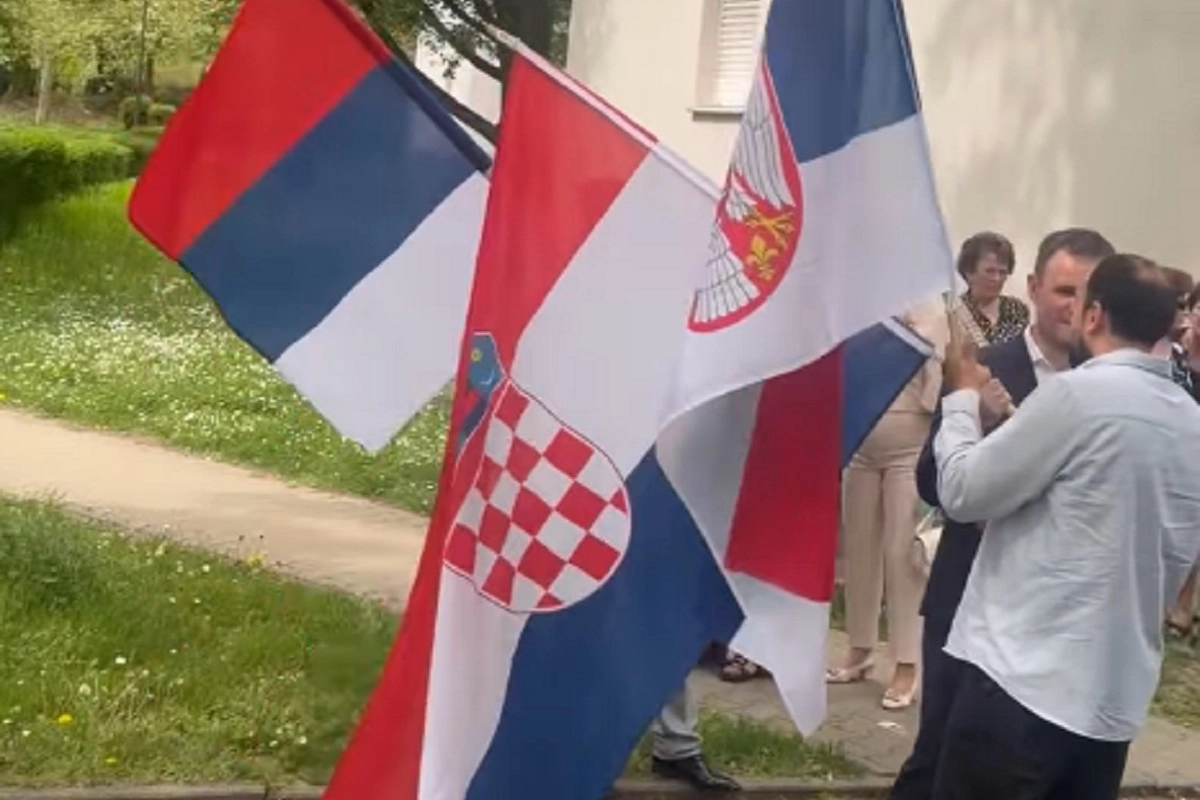 Dok se Balkan svađa, oni slave ljubav: Vjenčanje Hrvatice i Srbina postalo viralni hit /VIDEO/