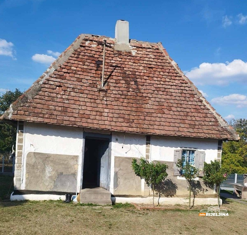 Kuća stara 240 godina u Donjoj Trnovi svjedok davnih vremena: Ratovi prolazili, vojske je nisu dirale (FOTO)