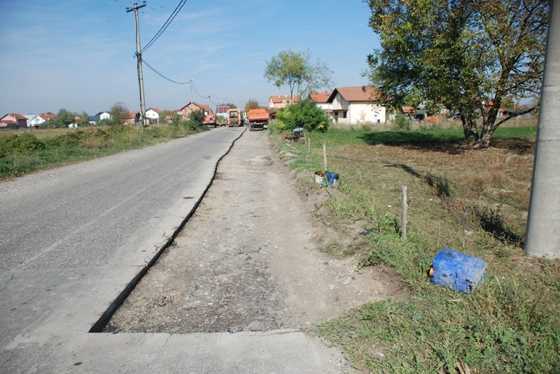 U toku sanacija oštećenja na putu Bijeljina-Batković-Klis (FOTO)