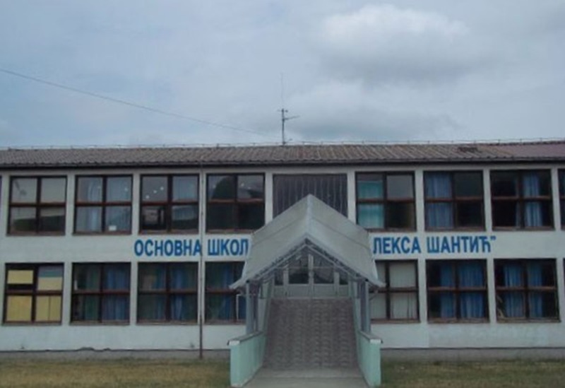 Dakić: Drugi dijele besplatne udžbenike, a u Ugljeviku se obustavlja nastava zbog hladnih radijatora 