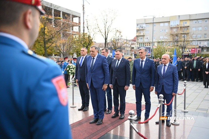 Bijeljina: Obilježavanje Dana specijalaca, veterani postrojeni nakon 30 godina (FOTO)